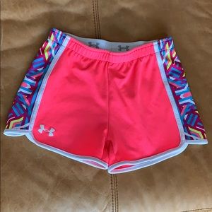 UNDER ARMOUR athletic shorts